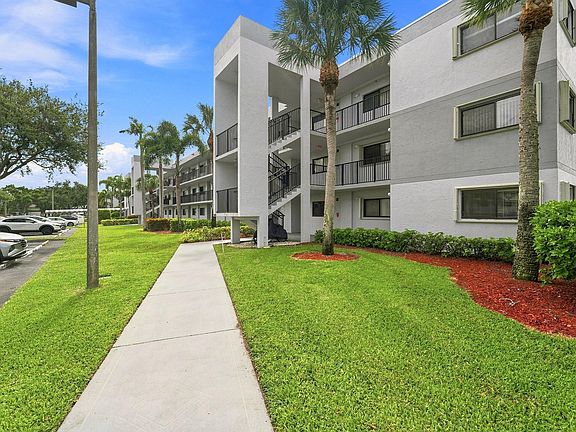 3rd image of 15355 LAKES OF DELRAY Boulevard #314