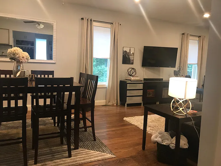 28 Dellwood St — Photo 10