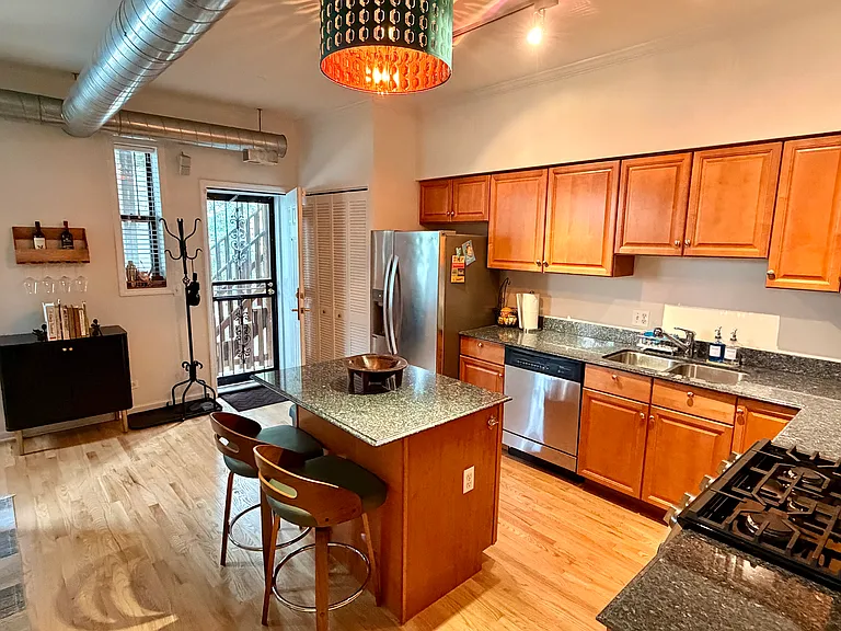 1023 W Balmoral Ave #3A — Photo 3