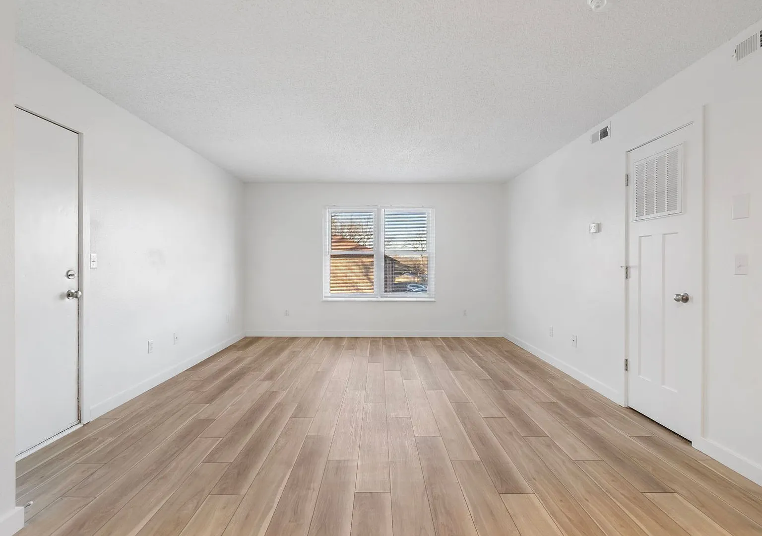 Southcreek Apartments — Photo 4