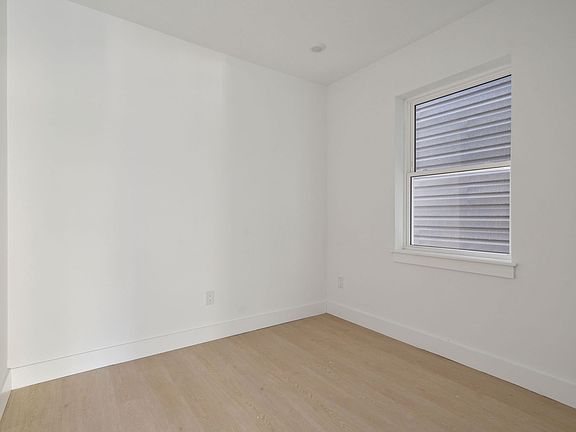 5th image of 2400 W Montgomery Ave #7
