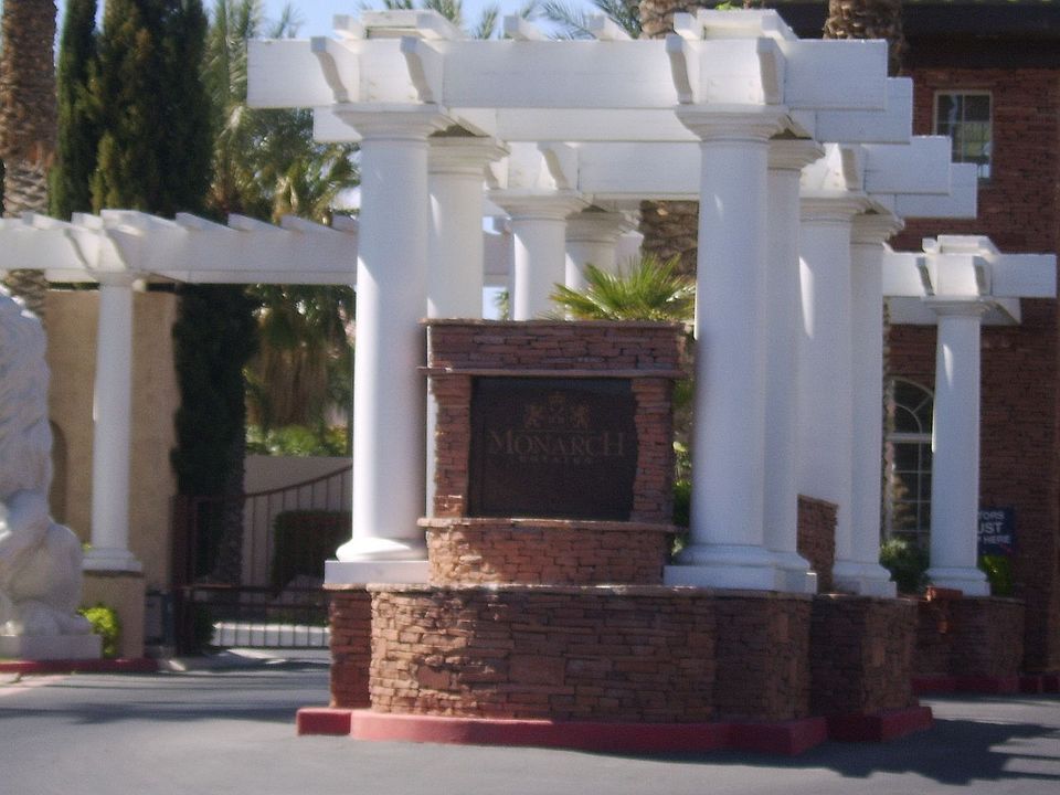 1st image of 220 Dark Forest Ave