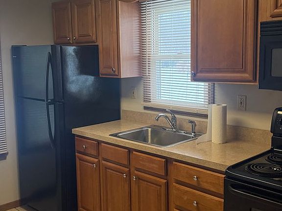 5th image of 907R Franklin Ave