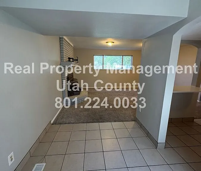 1474 N 375 W #B — Photo 4
