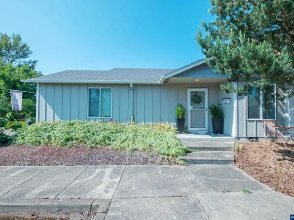 1239 46th Ct, Sweet Home, OR 97386