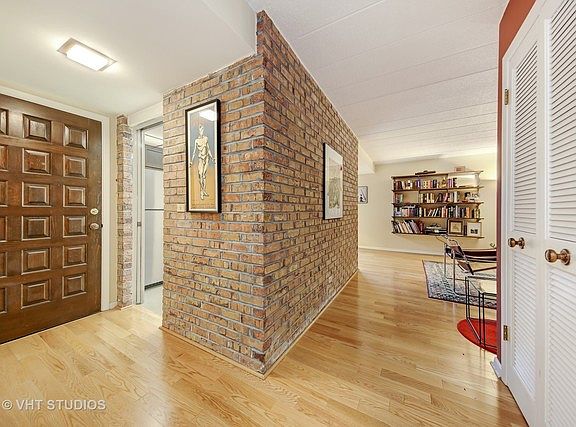 2nd image of 1132 Curtiss St APT 3D