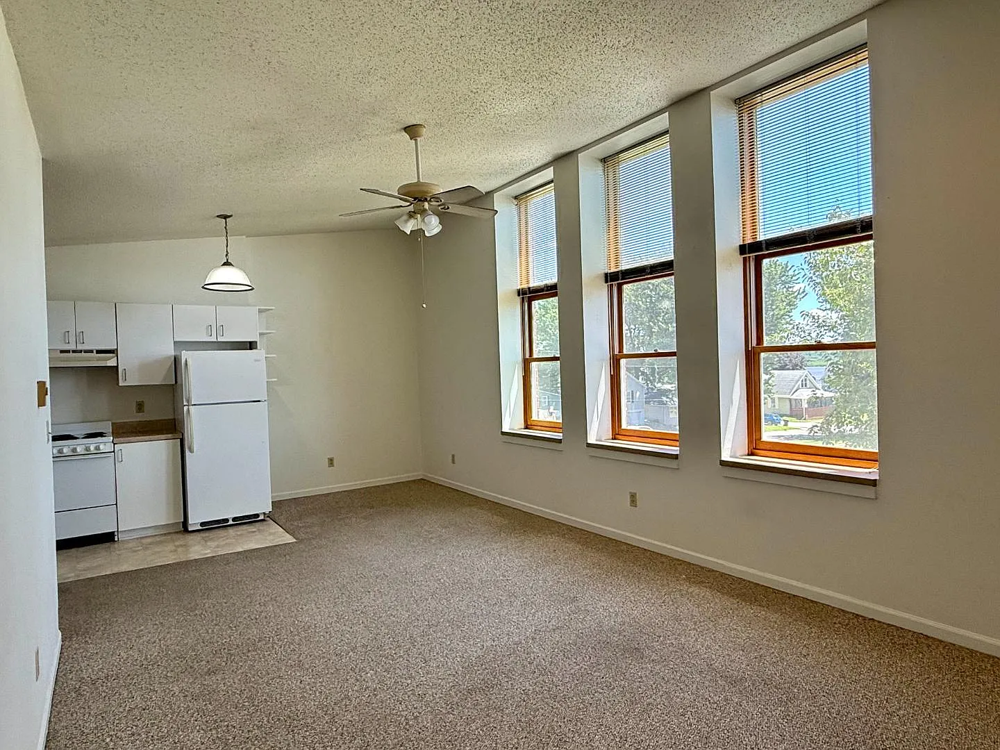 305 Avenue F - Apt. 11 Fort Madison, IA — Photo 2