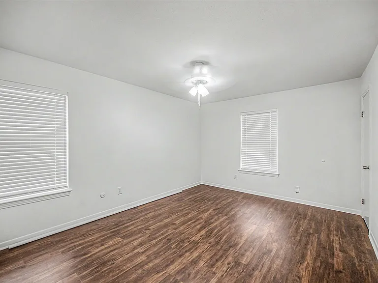 830 Threadneedle St #228 — Photo 10