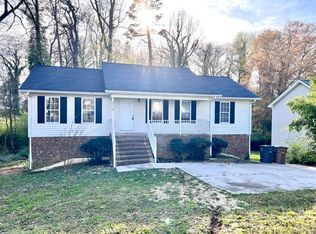 2318 Pinecroft Rd, Greensboro, NC 27407