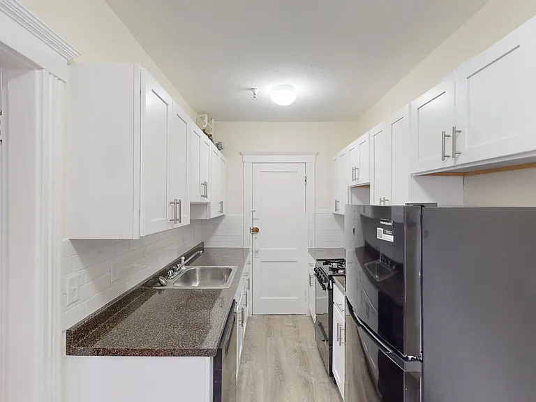 235 Park Dr #33 — Photo 4