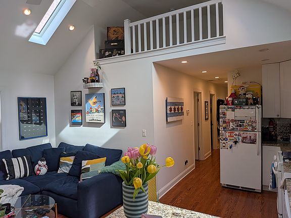 3rd image of 1231 N Bosworth Ave APT 2R
