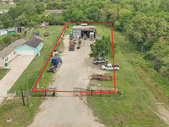 2nd image of 811 Coen Rd