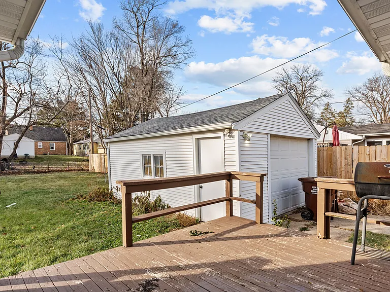 1122 Winthrop Ln — Photo 36