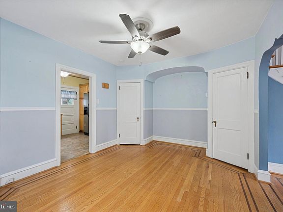 5th image of 420 Passmore St