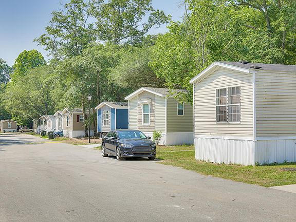 3rd image of 2 Dollie Cir #1a0