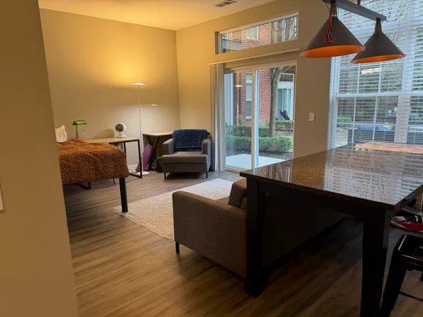 40-100 E 9th Ave #152, Columbus, OH 43201