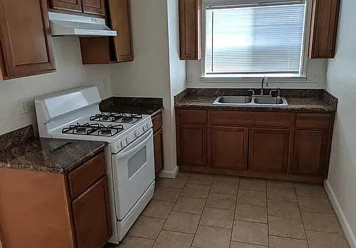 435 Garfield Ave Photo 1