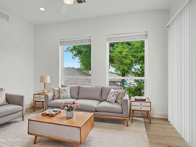 2217 N Fitzhugh Ave #302 — Photo 13