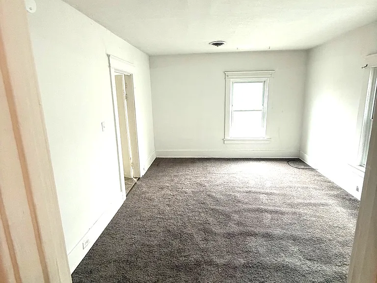 322 Wallace St #2 — Photo 4