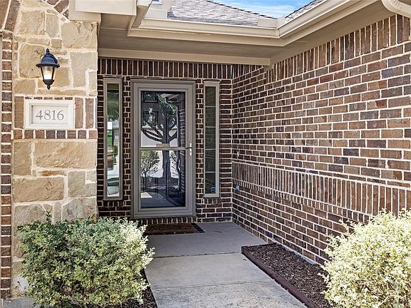 4th image of 4816 Lazy Oaks St
