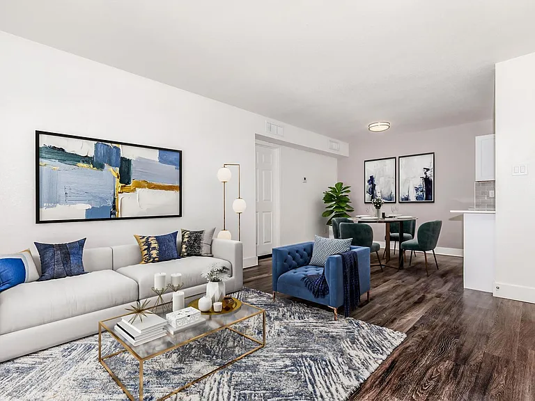 Tesoro Apartments — Photo 44