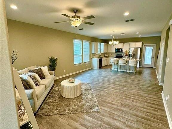 3rd image of 309 S Templo Dorado St