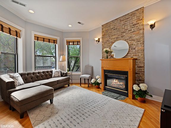3rd image of 4819 N Winthrop Ave APT 3