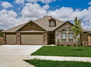 802 Valley Ln, Springdale, AR 72762