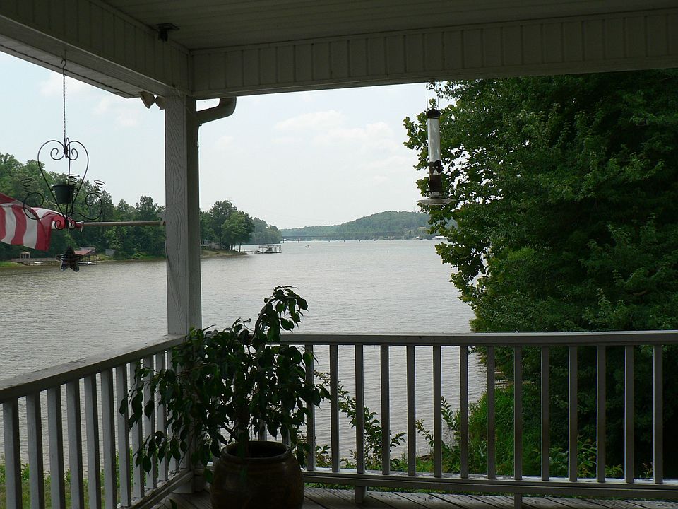 2nd image of 212 Canal Dr