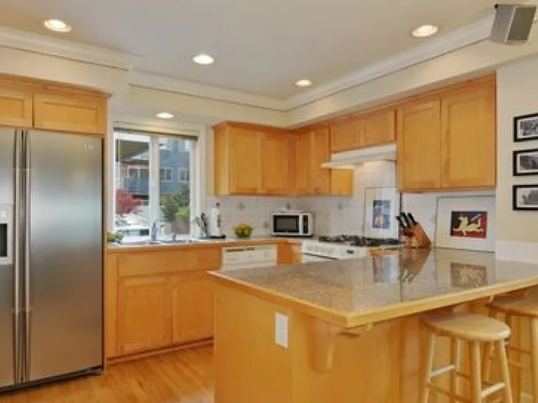 655 W Emerson St #C — Photo 9