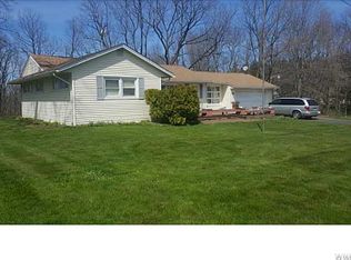 8435 Mountain Rd, Gasport, NY 14067