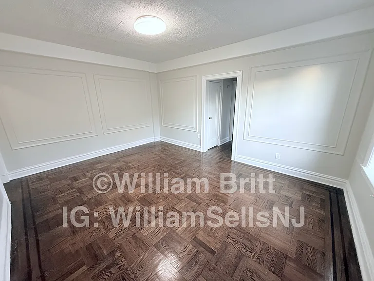 18-20 Kensington Ave #1B — Photo 7