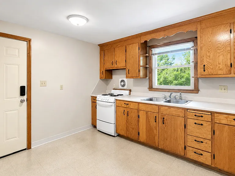 359 Brook St #363 — Photo 4