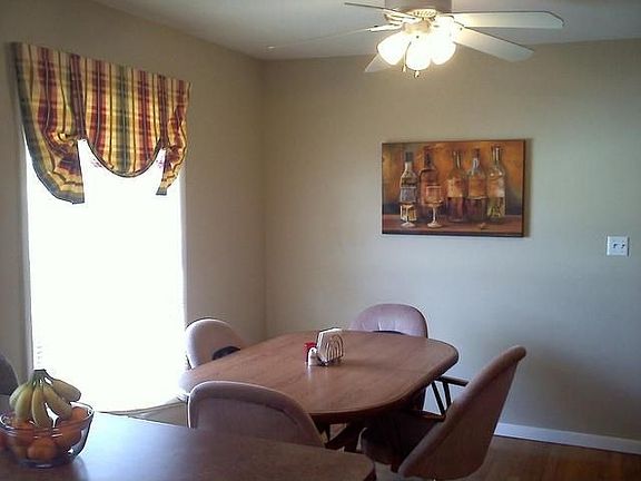 5th image of 2362 Douglas Ave