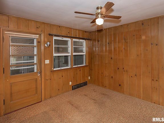 4th image of 112 E Ogden Ave