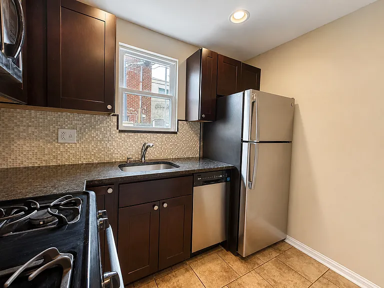 1629 S Jessup St — Photo 11