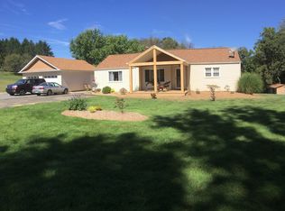 1100 Willowbrook Dr E, Industry, PA 15052