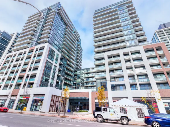 460 Adelaide St E, Toronto, ON
