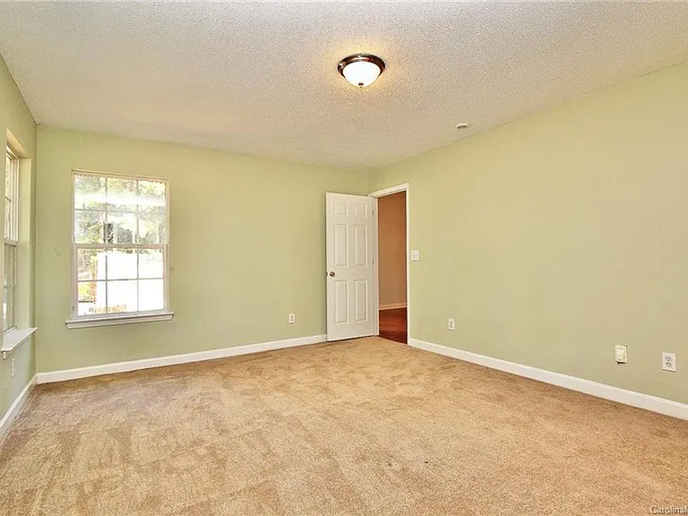 204 Tom Hunter Rd — Photo 8