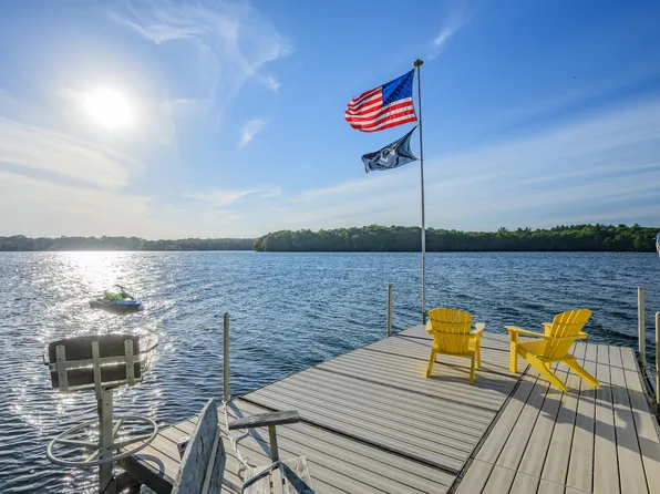 42 Cayuga, Mashpee, MA 02649