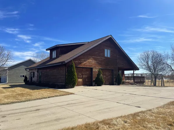 2718 Benjamin St, Fort Pierre, SD 57532