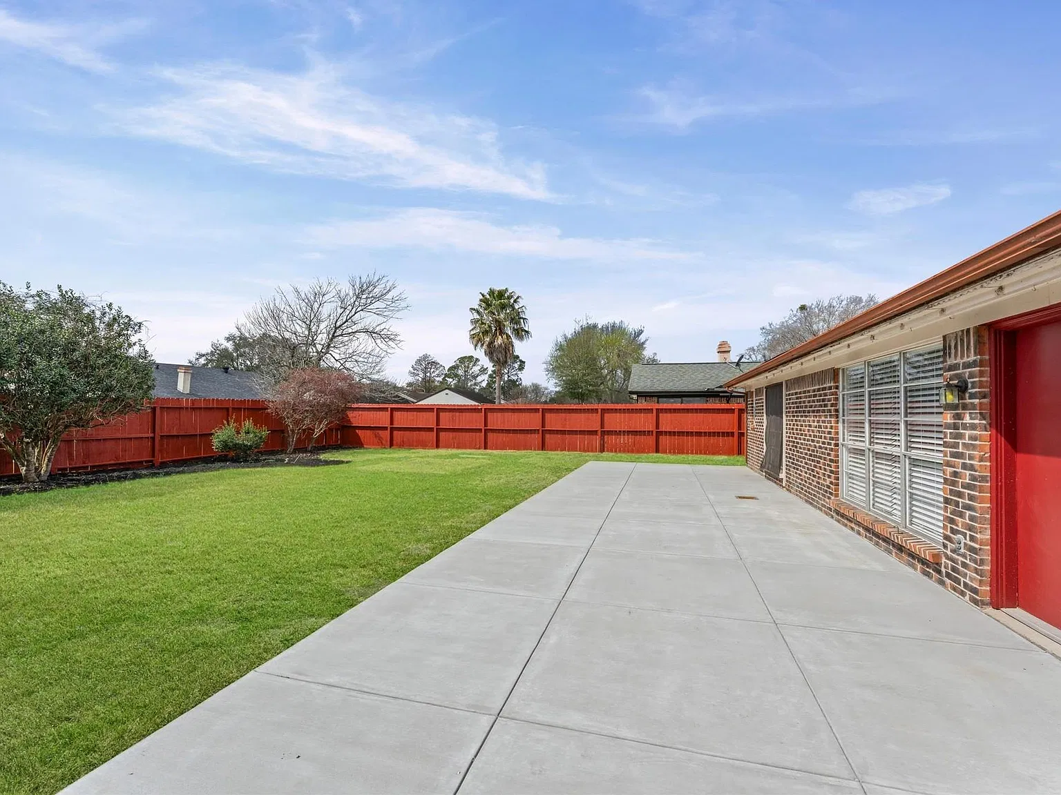3 bed, 2.0 bath, 1204 sqft, $2,100 — Photo 4