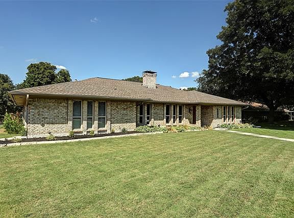 2nd image of 2801 Bowling Green Cir