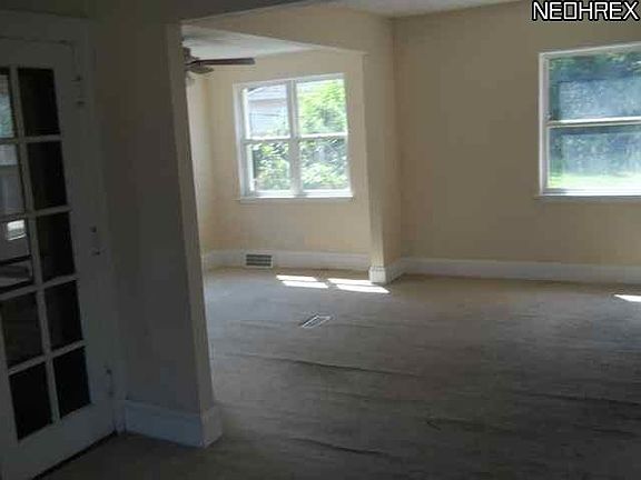 3rd image of 3618 Washington Blvd