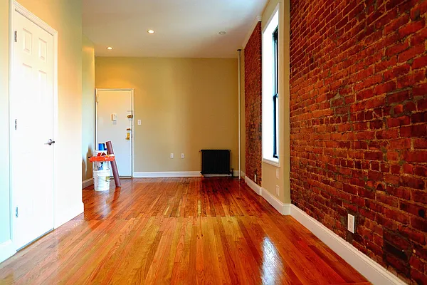 Rented by Hagstrom Management Inc | media 41