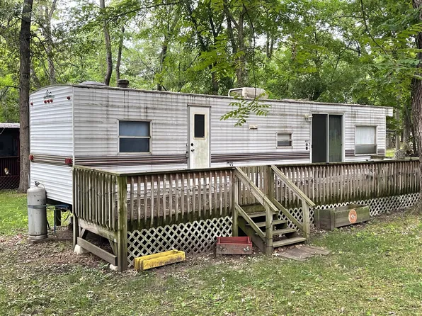 17/203 Woodhaven Lakes, Sublette, IL 61367