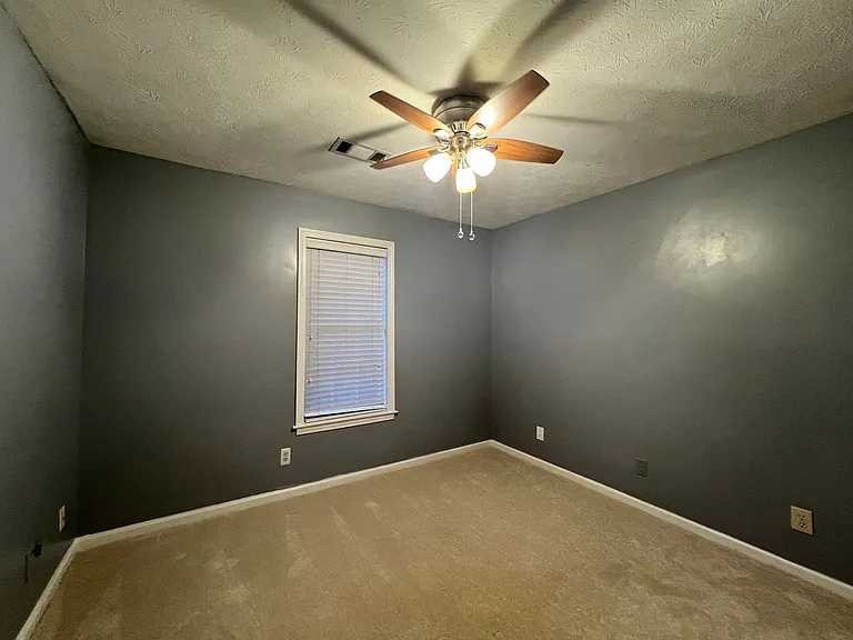 7117 Stamford Ct — Photo 13