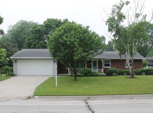 2700 Timber Ln, Green Bay, WI 54313