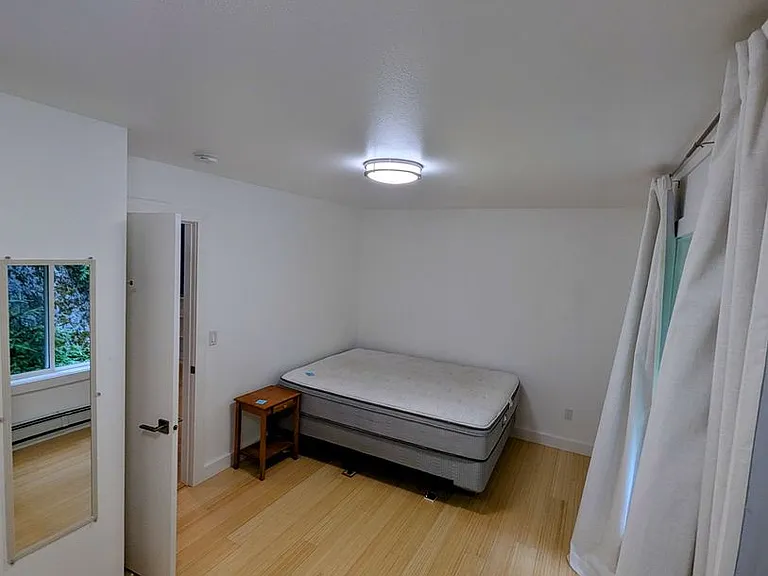 2981 Foster Ave — Photo 32
