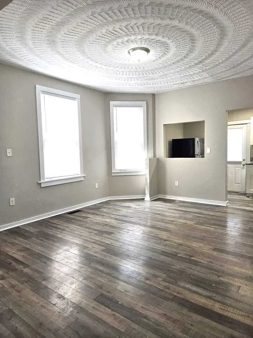 3611 Granby Street — Photo 4
